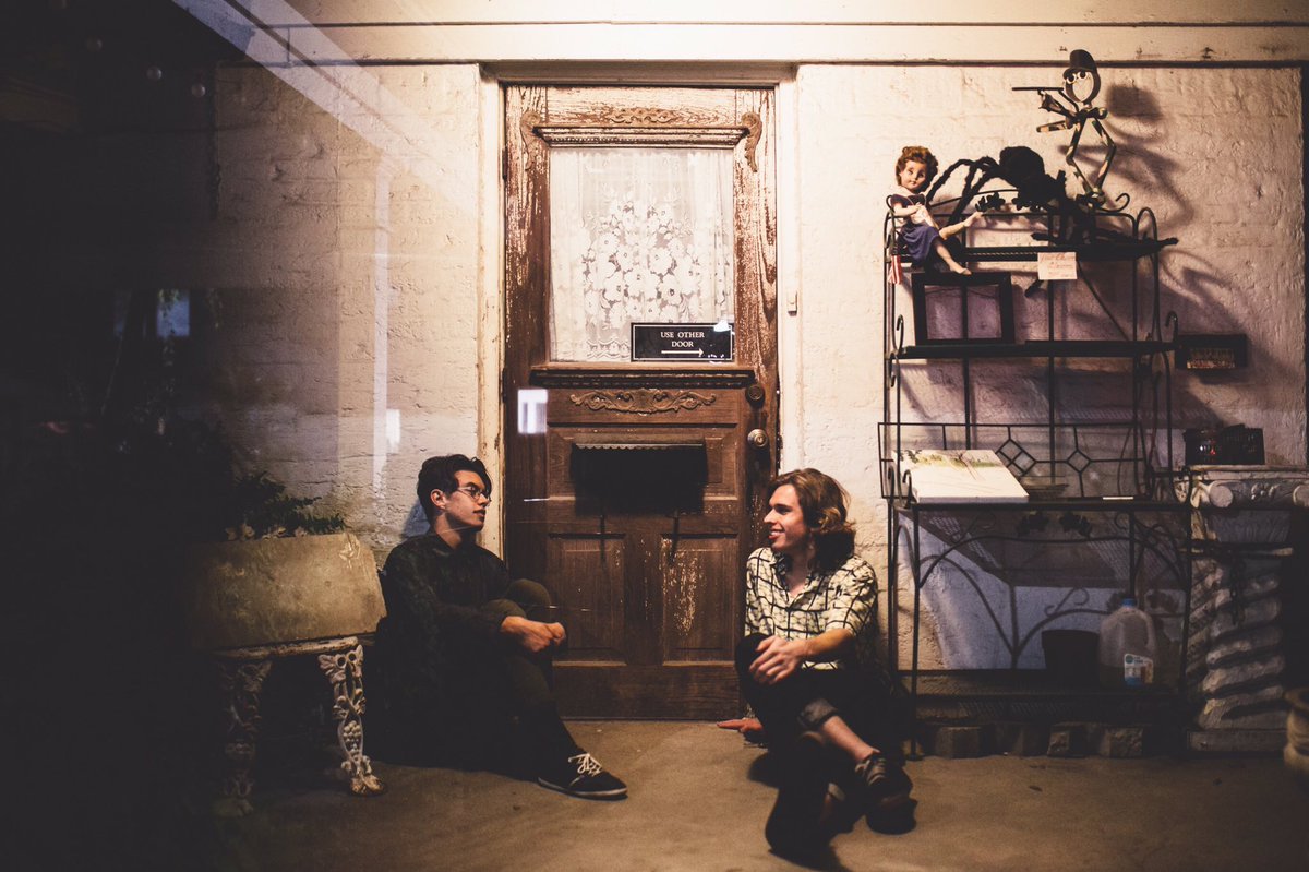 arcincmusic's tweet photo. Tonight we're Ft. @romeherofoxes and @iammothwings for acoustic jams. https://t.co/4EYp4T8fmr