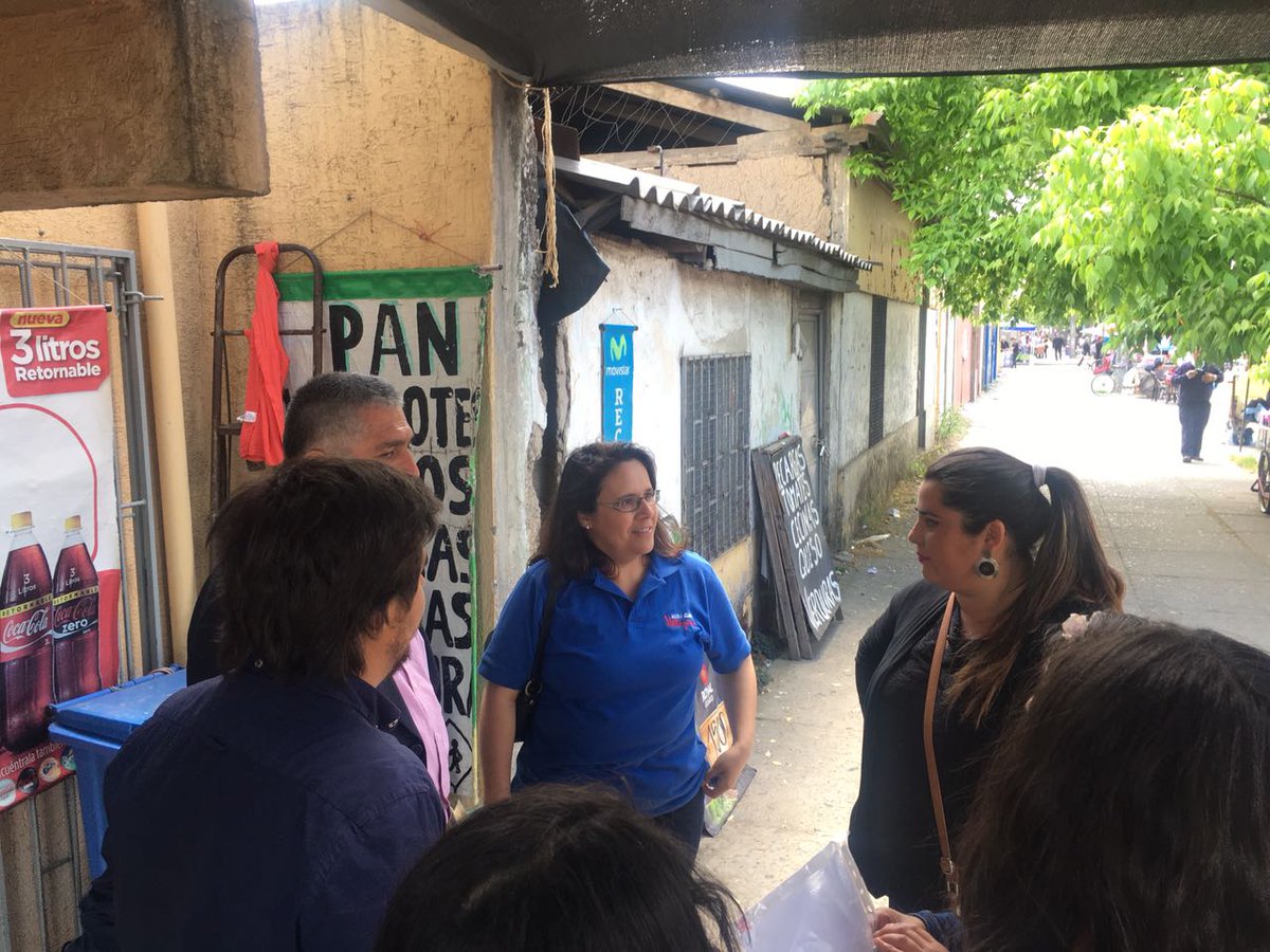 VillagranTalca's tweet photo. Nos comprometemos con comerciantes del Centro @IMTalca y Feria Las Pulgas como parte del programa Municipal #LlegóLaHora de Inclusión Social https://t.co/CPi5Jrje9Z