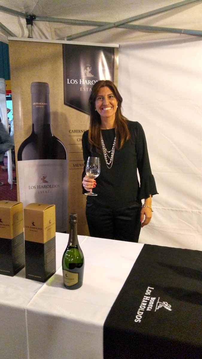 MarceMitchell's tweet photo. @LosHaroldos presente en #LaFiestaDeLasPastas #Dancona https://t.co/Y9rwBlEk2L