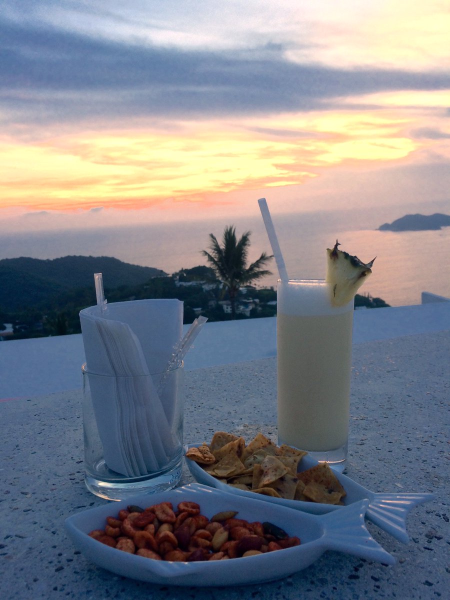 NetzahPeralta's tweet photo. Así las tardes en el bello puerto de #Acapulco!! #BarSunSet @brisasacapulco #Turismo https://t.co/339Hc0MKmf