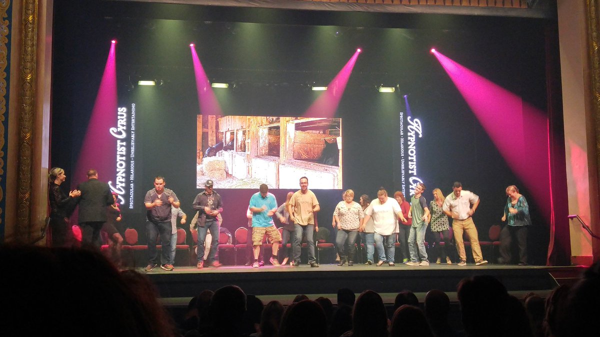 layla_greer's tweet photo. #CYRUSLIVE dance time https://t.co/0l65n6Uwe5