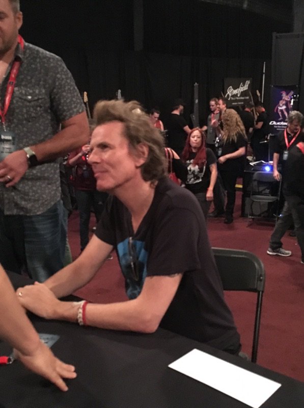 duranduran's tweet photo. Last of the BGL photos with JT - signing after the clinic! #PlaythefkcingbassJohn, #BassGuitarLive, @duranduran https://t.co/IE9bL4UJun