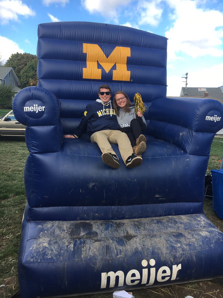 M_C_Ballin's tweet photo. Sitting in a big chair at the big house! #GoBlue #BigHouseLive https://t.co/pyLHgVZ1zN