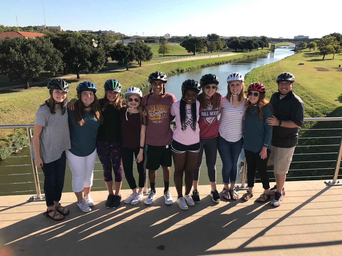 KayleGraham123's tweet photo. Happy Birthday party Allison!!! Had a blast segwaying!! https://t.co/MOjQkiVGmN