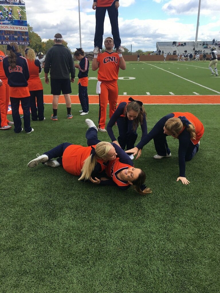 sooty_rayho's tweet photo. "How was your day" @sydneymcc97 @taypipe16 @kellymrock143 #backisbroken https://t.co/i2ARrose8o