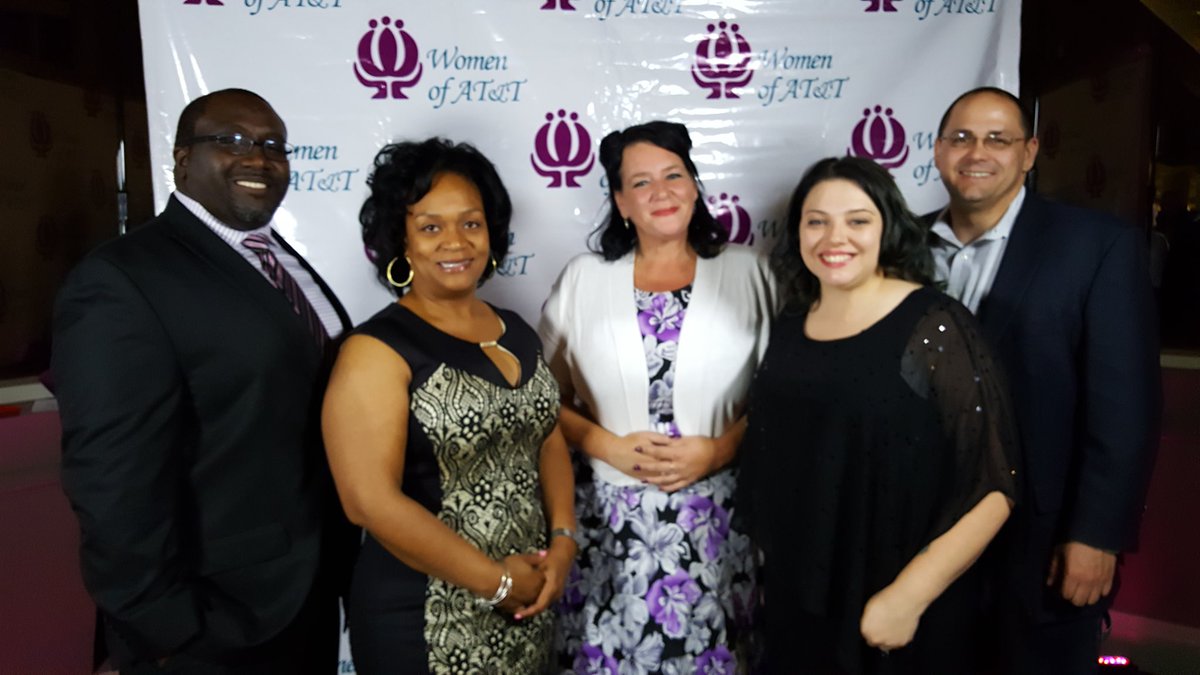 411MikeP's tweet image. Having a blast with my AT&amp;amp;T family at WOA  #SHIFTforward #SHIFT2020x #womenofatt
Twitter @womenofatt_erg @womenofattfl