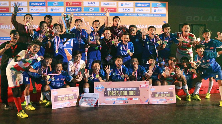 Sejarah! UBL Raih Gelar Juara LIMA Futsal Nationals 2016 Putra bolalob.com/read/41177/sej… #LIMAFutsal