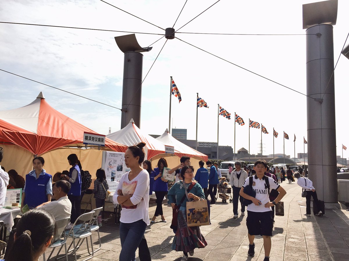 リサイクル運動市民の会 神奈川本部 本日 日産スタジアム フリーマーケット開催中です 昨日に引き続き 新横浜パフォーマンスと同時開催になります フリーマーケット出店エリアは 東スロープ 東 南リング通路 南広場 4f外周 西ゲート広場