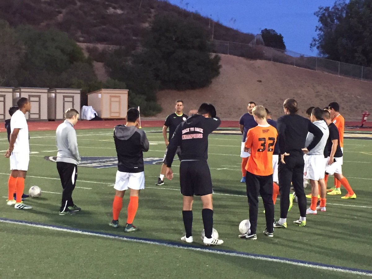 fchasental's tweet photo. FCH coach @fchasental Eric Warner is getting the team ready for the US Open Cup #USOC2017 game against Chula Vista FCH @ChulaVistaFC https://t.co/8HVcKdgDfU