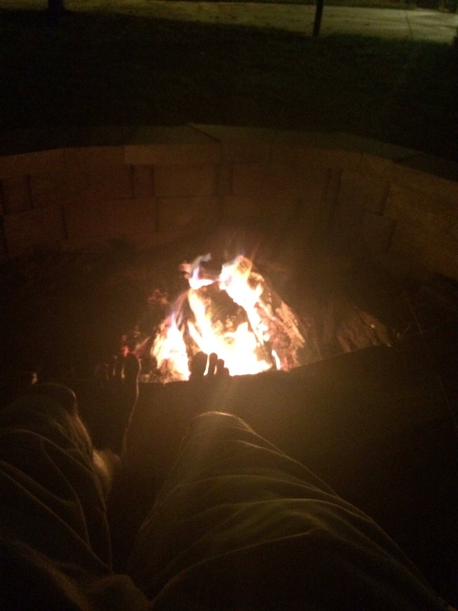 111brickreviews's tweet image. Just sitting here cooking my feet 😅🔥#FallNight