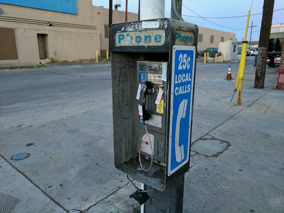 MKBHD's tweet image. Great call quality. Snappy, tactile UI. Infinite battery life. No camera. No headphone jack. No SD card slot. 4/10