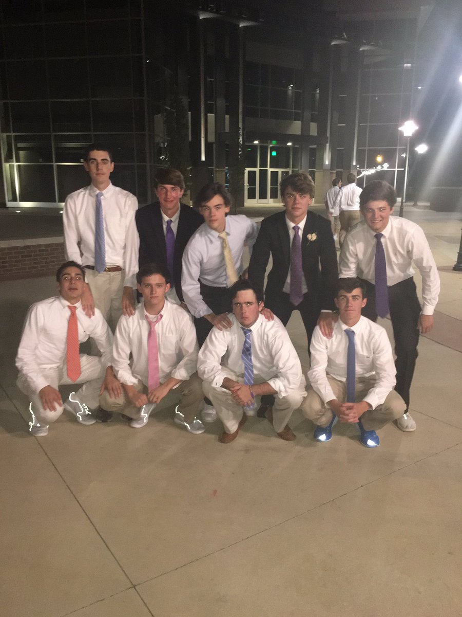 broskis_fc's tweet photo. Here at HoCo #BrothersFC #cbhs2016 #weplayforHarambe #weplayforPaige #lit #fleckbonin https://t.co/OkHQ25vUw6