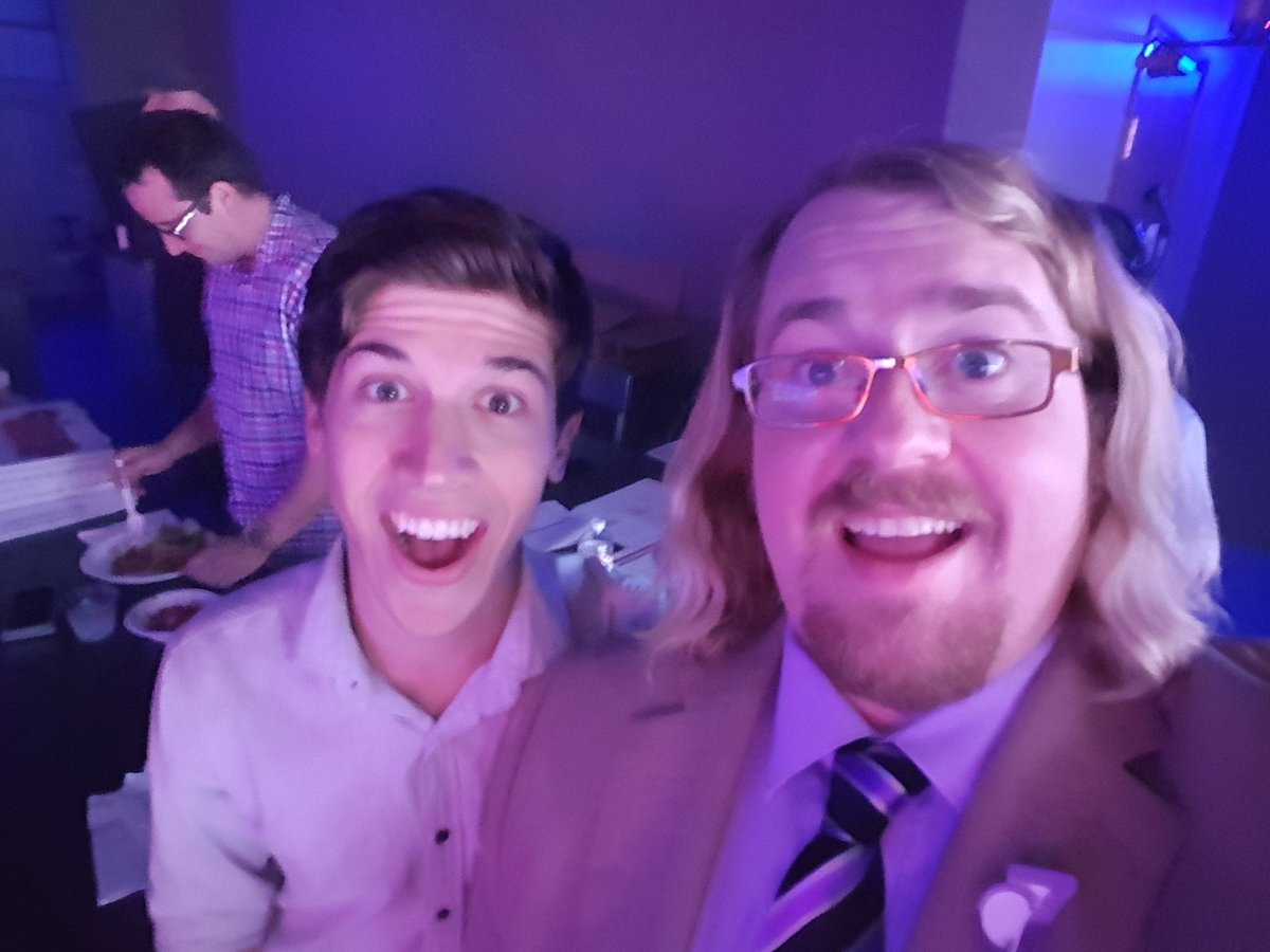o7Meadowhawk's tweet photo. Awwwwwww yeah. BBFL!! So excited to run into the one and only Toma @ToasterLoading #WGLNAFinals https://t.co/rARHj7XzKc