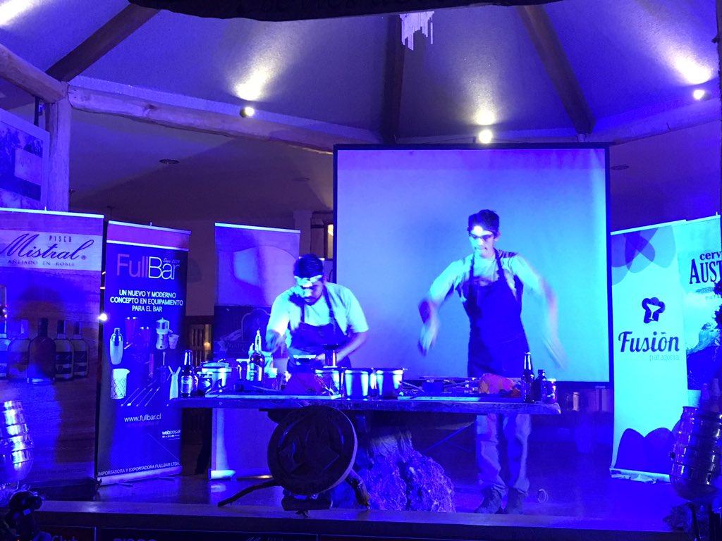 La mejor fiesta de la Patagonia #fusion2016 <a href="/varietal/">Varietal</a> <a href="/dzevallosgiglio/">Daniela Zevallos</a> <a href="/ElMercurio_VA/">Vidactual El Mercurio</a> <a href="/ChefandHotel/">Chef&Hotel</a> <a href="/RadioCero/">Radio Cero</a> <a href="/mikelzulueta/">mikel zulueta</a> <a href="/Grodriguezchef/">Guillermo Rodriguez</a>