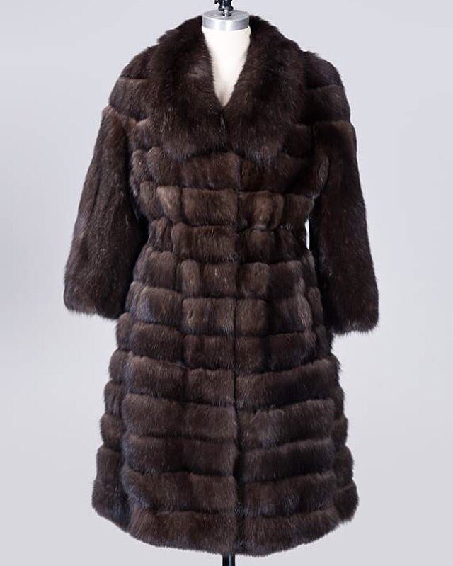 Fursonly_office's tweet photo. #winterstyle #sable #luxuryfur #furluxury #furlady #sablecoat #furcoat #furfashion #pelliccia #pelz #mexa #mex #shuba #brown #fursonly https://t.co/kmyZt0oJHd