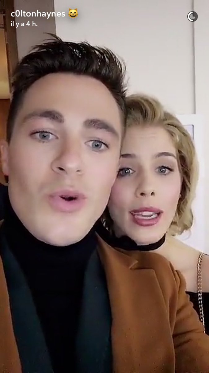 ColtonSourceFR's tweet photo. #PHOTOS Colton et le cast à la soirée célébrant les 100 épisodes de Arrow hier soir. #1 https://t.co/IW5PBoeXzO