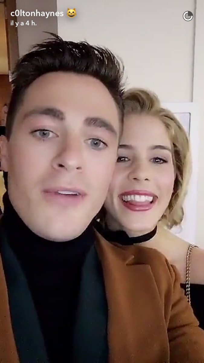 ColtonSourceFR's tweet photo. #PHOTOS Colton et le cast à la soirée célébrant les 100 épisodes de Arrow hier soir. #1 https://t.co/IW5PBoeXzO