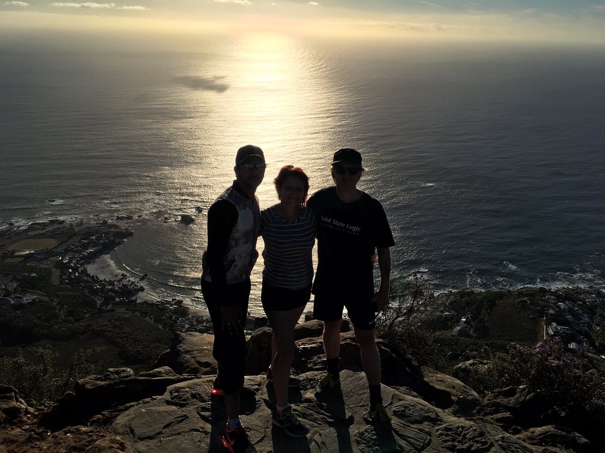 Make the most of your #LIFE. Believe in yourself and follow those dreams. The world awaits!! <a href="/Life_music_now/">Life Music</a> ALBUM - hyperurl.co/qxcl9s