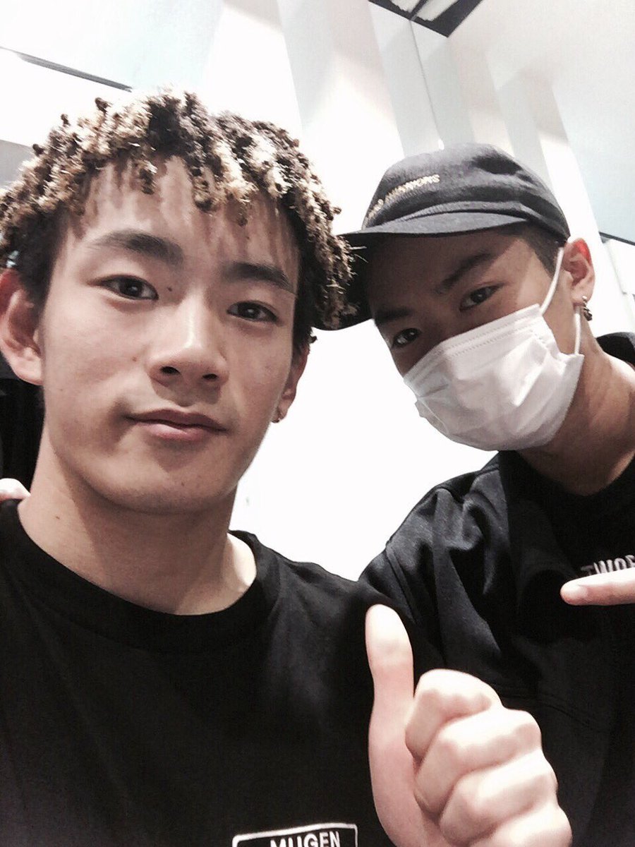 therampagefext's tweet photo. 皆さんこんにちは😁

モバイルにてブログ更新しました✊
是非チェックして下さい✨

https://t.co/uT0FJJ8MEb

浦川翔平

#THERAMPAGE https://t.co/gMHvg6EjRe