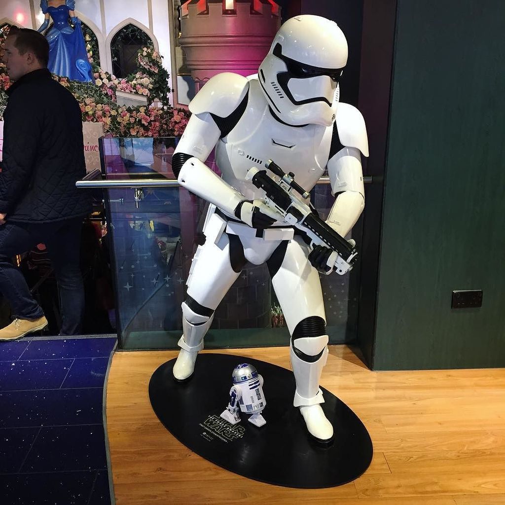 ifightthedead's tweet photo. Don't talk to me or my son ever again. https://t.co/qf3QiNZzo5 https://t.co/yzw1XnyWQs