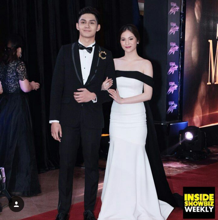 ShowbizPoll_PH's tweet photo. RISING LOVETEAM: RyleBie VS. BaiLona
#RyleBie #Bailona
#StarMagicBall2016

RyleBie = Retweet
BaiLona = Like https://t.co/lqIlRnCxkv