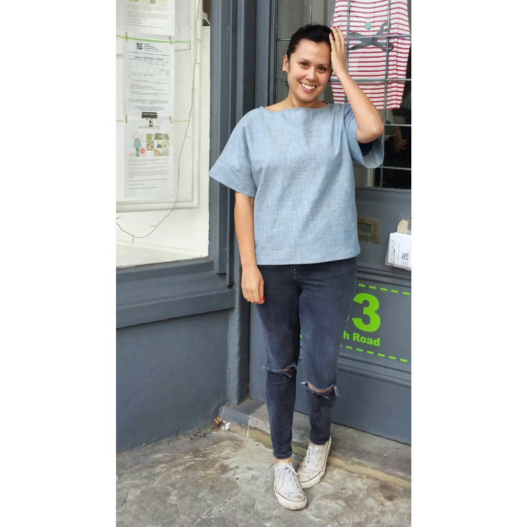 thatwendyward's tweet photo. Busy class at #MIYworkshop yesterday. Sara finished this gorgeous #fulwoodtop in denim from @DittoFabrics https://t.co/pzliiAR3y9 https://t.co/OSxKQYdkEu