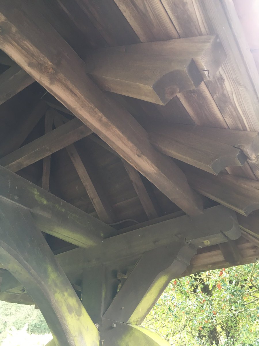 constructionERC's tweet photo. Excellent examples of pegged tenons and fantastic view of rafters on entrance canopy to Brantingham church #Occ38 https://t.co/0qpHVOQEIP