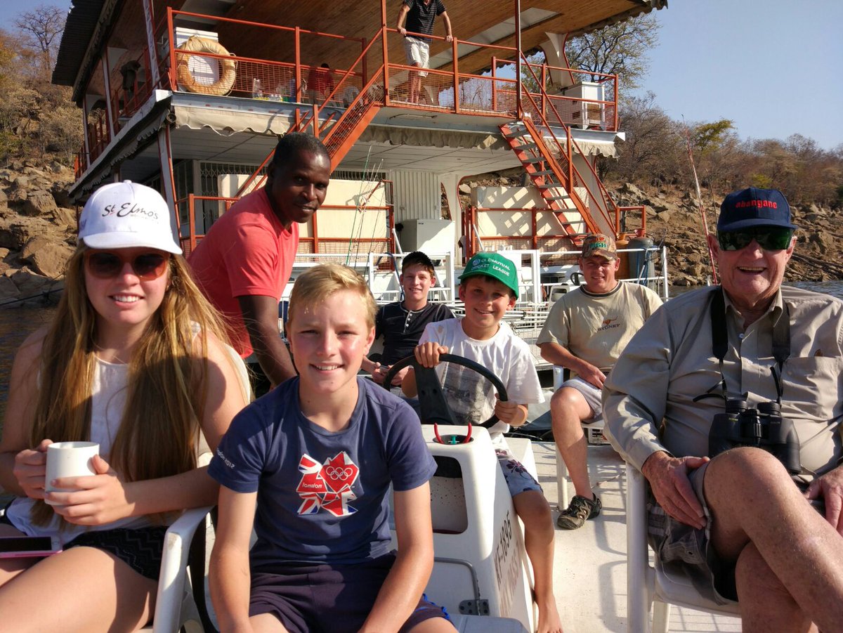 KaribaHouseboat's tweet photo. Going out onto Lake Kariba from the Abangane Houseboat. Fun for the whole family. Join us for fun in the sun. https://t.co/la699WwBXs https://t.co/CjvHl7p2aT