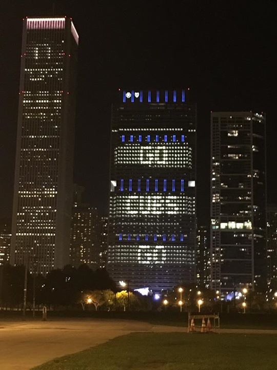 BeBaYel's tweet photo. Love this city! @Cubs #GoCubsGo #FlyTheW #WorldSeriesBound #bringoncleveland https://t.co/9nzaaw1cBv