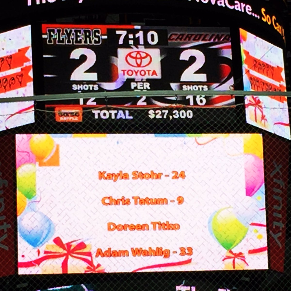 jaspersid's tweet photo. I'm on the Jumbotron! https://t.co/aOOTueg9nD