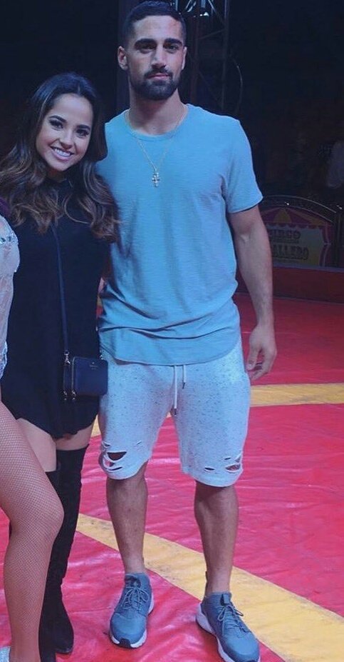 beckycupcke's tweet photo. sebbeca me da mil años de vida 💞💜💏 https://t.co/jdib6Up3w0