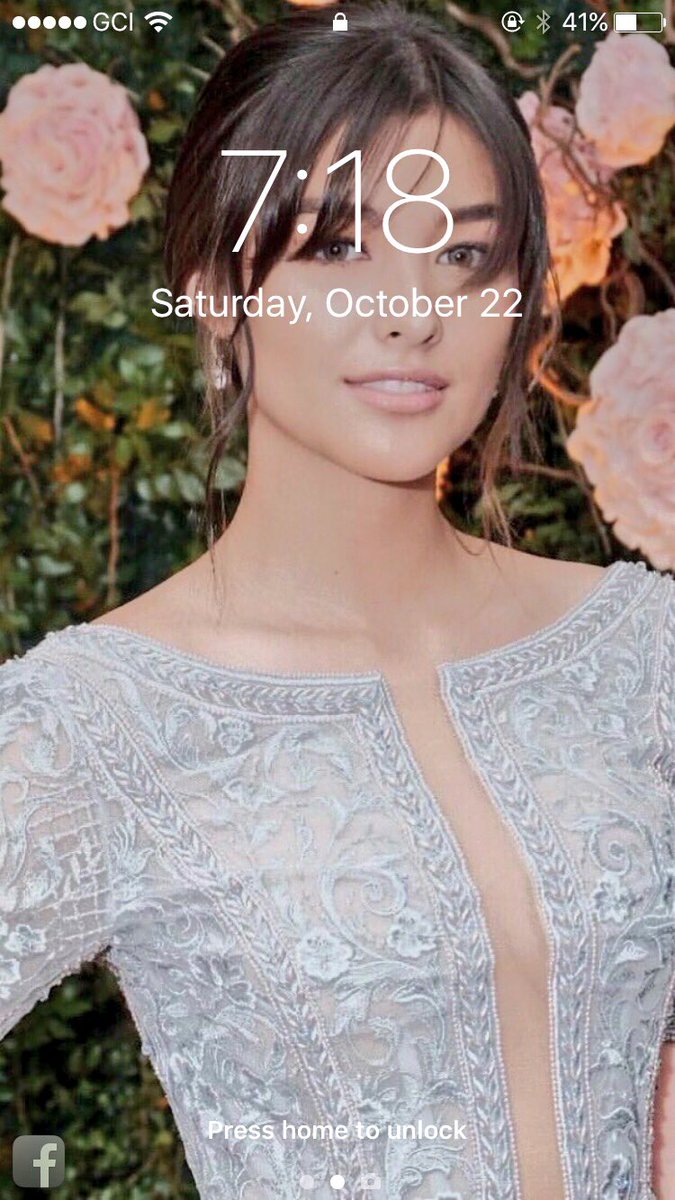 NIXnapshots's tweet photo. Wala na ako ibang choice para hindi gawin 'to. Nabihag mo ang puso ko eh! 😍😘 #lockedscreen #LizaSoberano #StarMagicBall2016 https://t.co/hYSM1P4Ir5