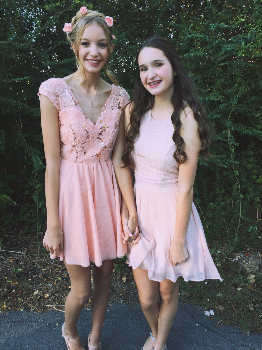 jennavos's tweet photo. I have decided that my friends are the very cutest!! #gohoco #woop #themusicwasawful #itwaslittho #finnagetsomeicecream https://t.co/k7W7eGfDBX