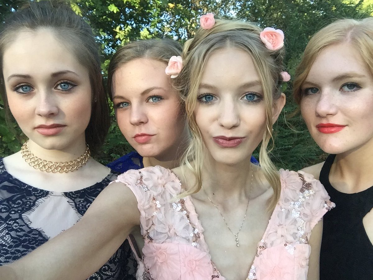 jennavos's tweet photo. I have decided that my friends are the very cutest!! #gohoco #woop #themusicwasawful #itwaslittho #finnagetsomeicecream https://t.co/k7W7eGfDBX