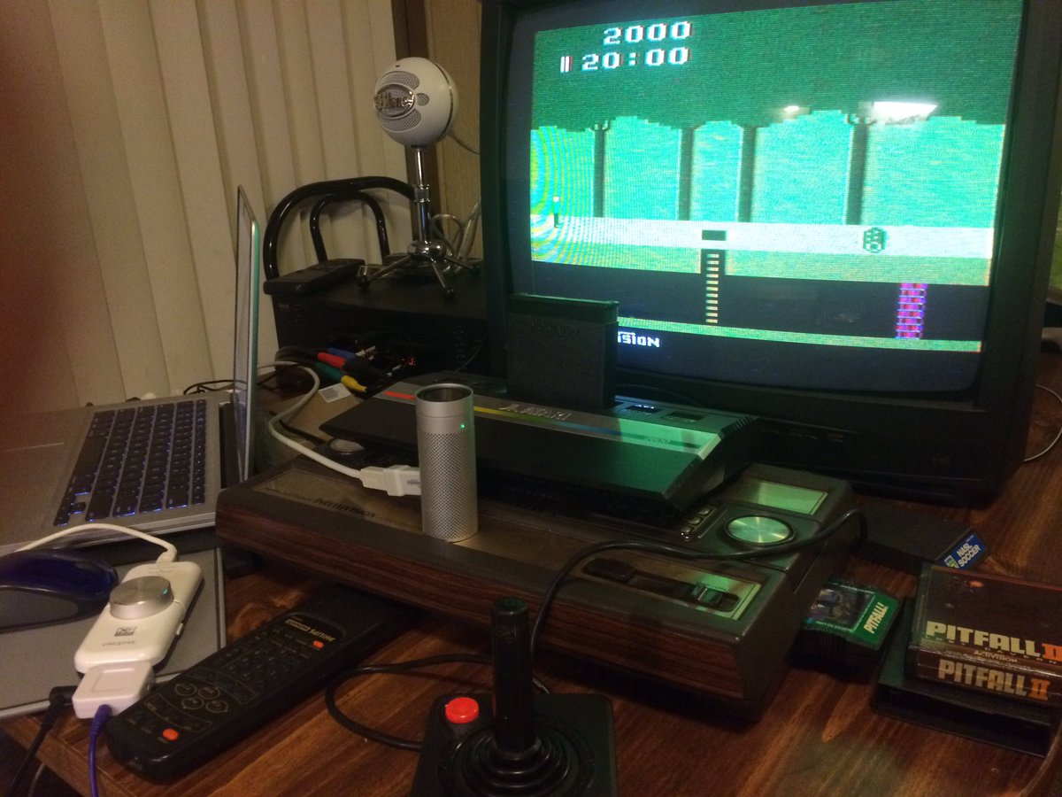 manchildadv2016's tweet photo. Check out my super janky setup for recording classic games! It took a while to get everything to cooperate, but it works! #somanycables https://t.co/YAJEg2o7Wc
