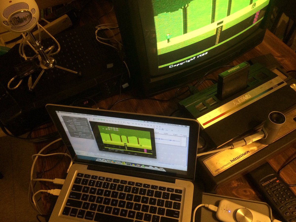manchildadv2016's tweet photo. Check out my super janky setup for recording classic games! It took a while to get everything to cooperate, but it works! #somanycables https://t.co/YAJEg2o7Wc