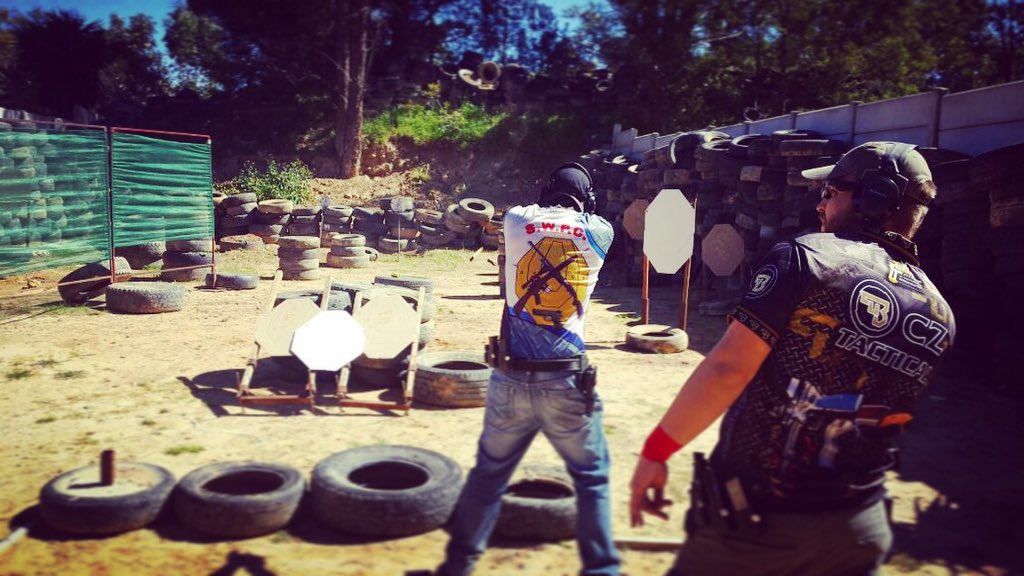 Paratus2014's tweet photo. Look: my gun not killing people. It must be defective 🙄 at least, that is what hysteric morons tell me... https://t.co/RU6agxfMCZ
