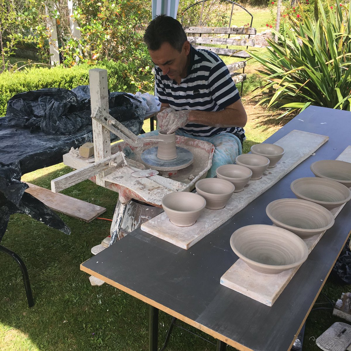 Great day out visiting Moutere in #Nelson <a href="/moutereartisans/">Moutere Artisans</a> <a href="/himmelsfeld/">Gerd Himmels</a> <a href="/bartlett/">bartlett</a>&amp;goldgallery and many more such a stunning place to visit.