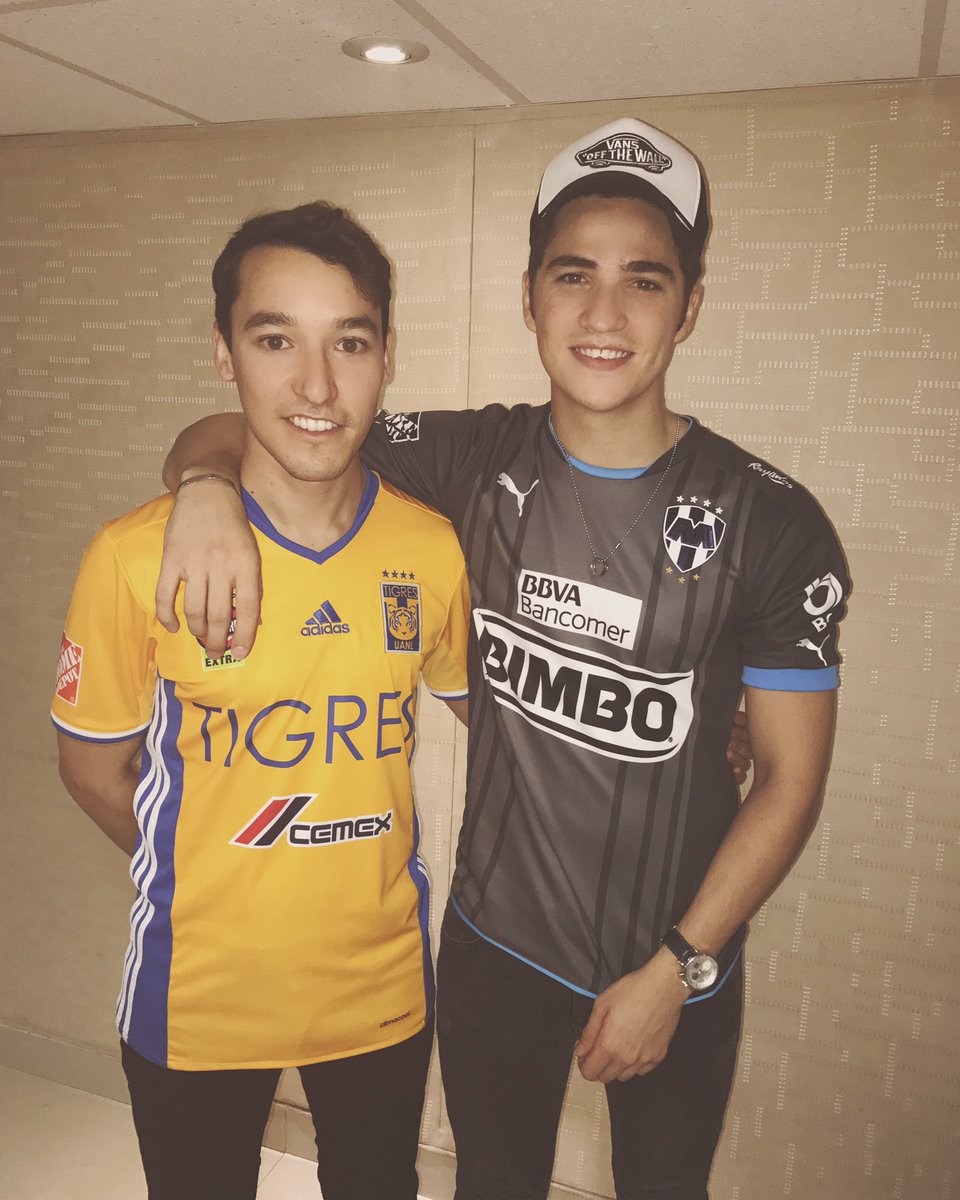 LucahOficial's tweet photo. Norte 💪🏼 #LucahEnMonterrey #ElMomentoLucah https://t.co/D2QDobnbrj