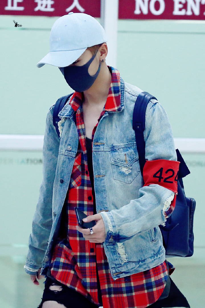 lucoolu_'s tweet photo. 161020 Gimpo International Airport
cr.择天记陈长生全球后援会
#LuHan #鹿晗 #루한 #ルハン #HighResolutionLuHan https://t.co/fAh1gbwazU