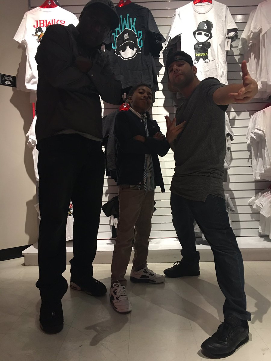 MilesBrown's tweet photo. Shout out to the @JABBAWOCKEEZ for always doing a awesome show!!! #PlatformPr @SUPERCR3W https://t.co/S2kK0wd9eV