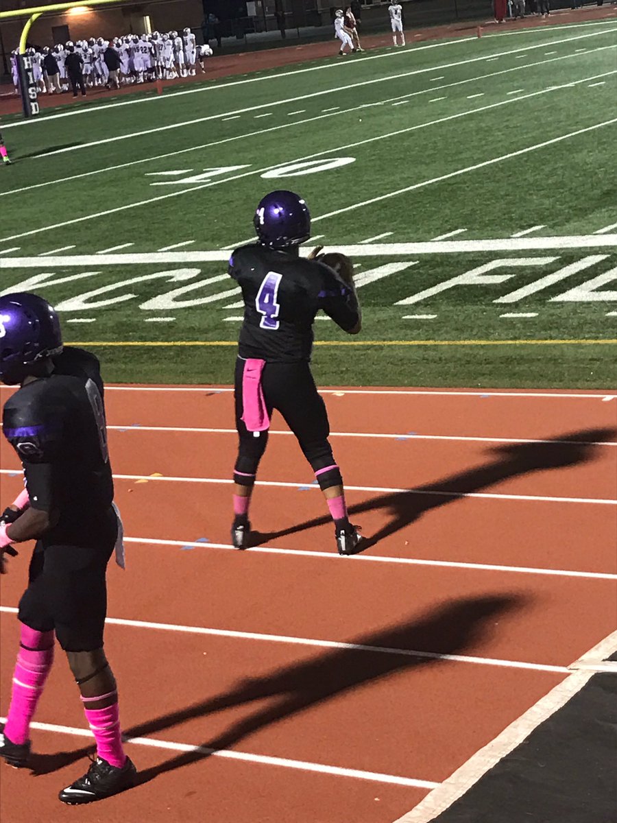 23anthony98's tweet photo. 😴🏈 https://t.co/XR0OsXdbFe