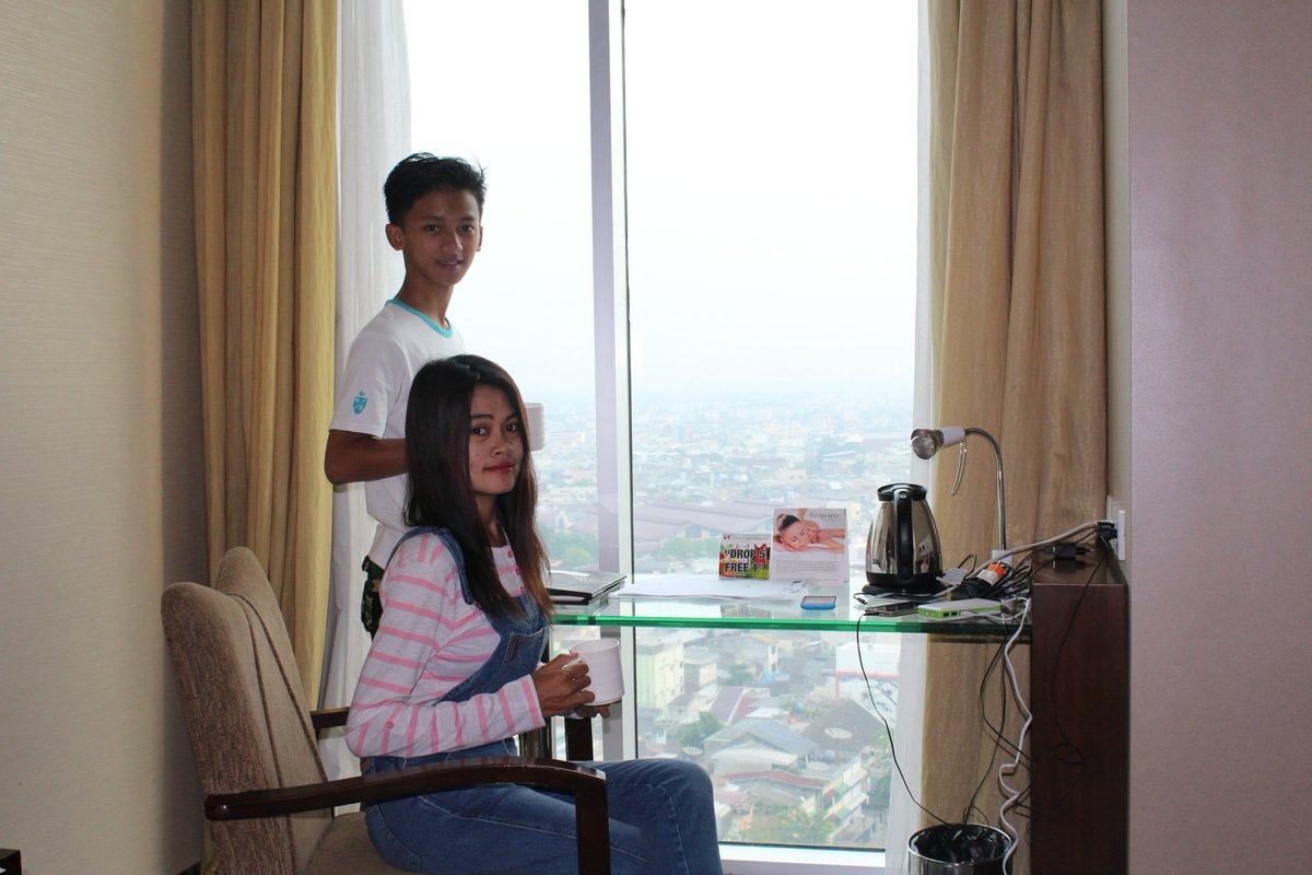 arieselly30's tweet photo. suasana indah di pagi hari di kota Medan @campinaicecream #HulaTripMedan https://t.co/znOrcfGT5v