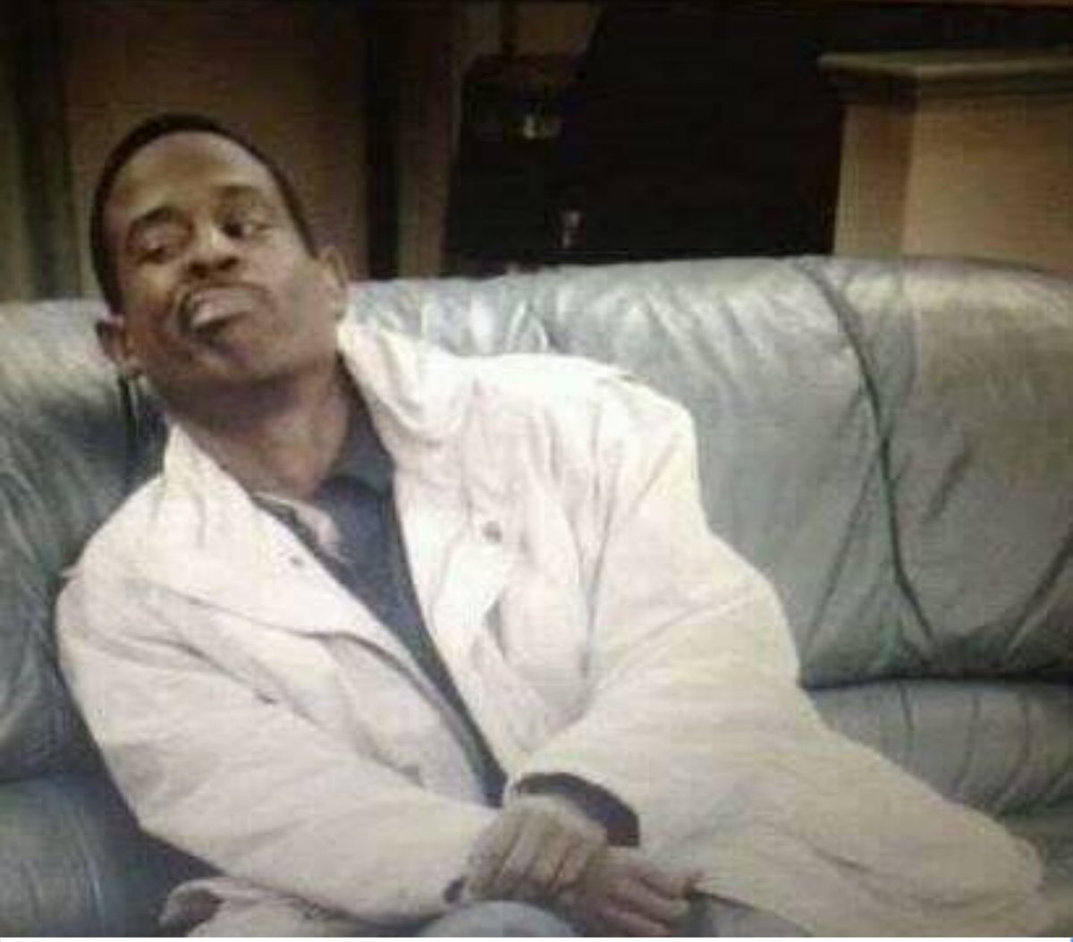 MsWilliamsWorld's tweet photo. Some native Chicagoans and Iifelong #WhiteSox fans right now... #petty #ItsallChicago #FlyTheW 😂😂 #Cubs https://t.co/ekj3O7Zasi