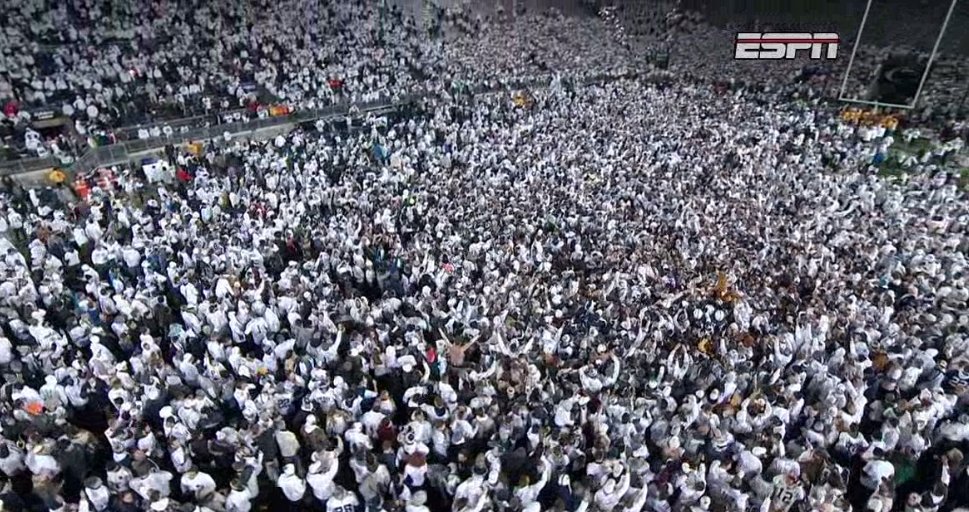 espn's tweet photo. When the White Out works. https://t.co/jeEeec2Jr2