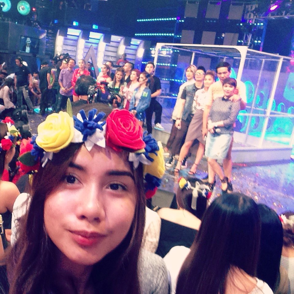 g_mekell's tweet photo. One of the most happiest place on earth.
#showtimehapitogether https://t.co/XLRbqJ1iyX