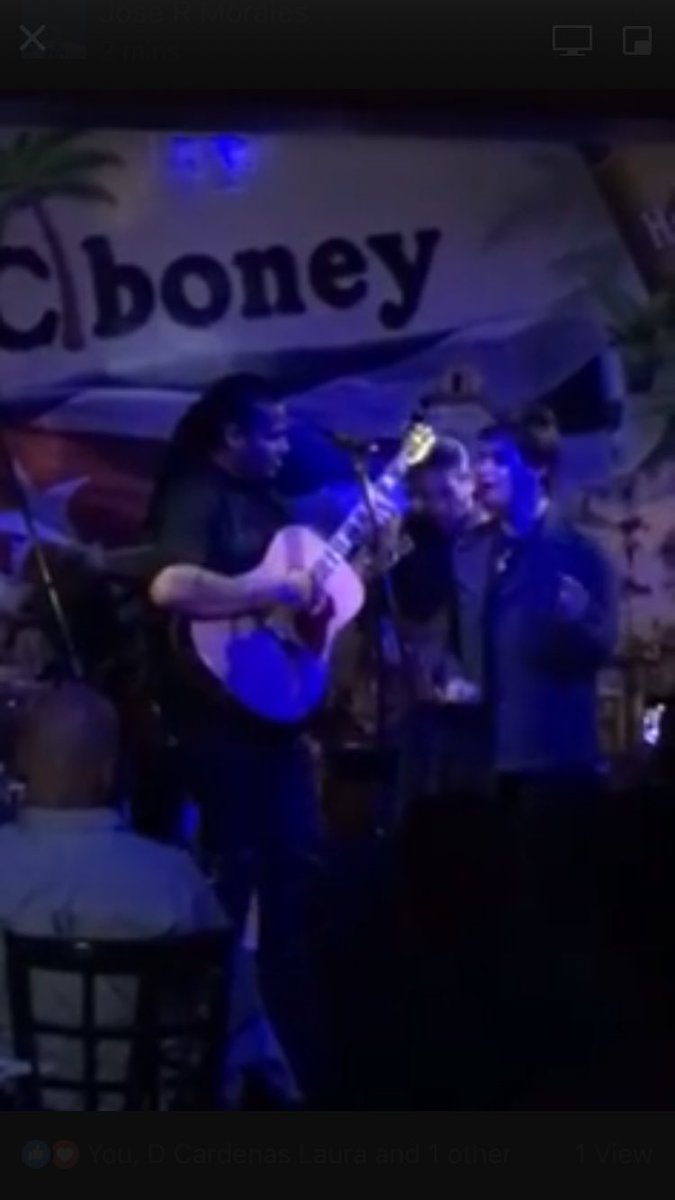 AmauryMxFC's tweet photo. En pleno Show @AmauryMusica y @jjoelhrpurururu interpretando Remolino!! @ciboneyrest 👏🏻👏🏻👏🏻👏🏻 https://t.co/4GR6VXBRqe