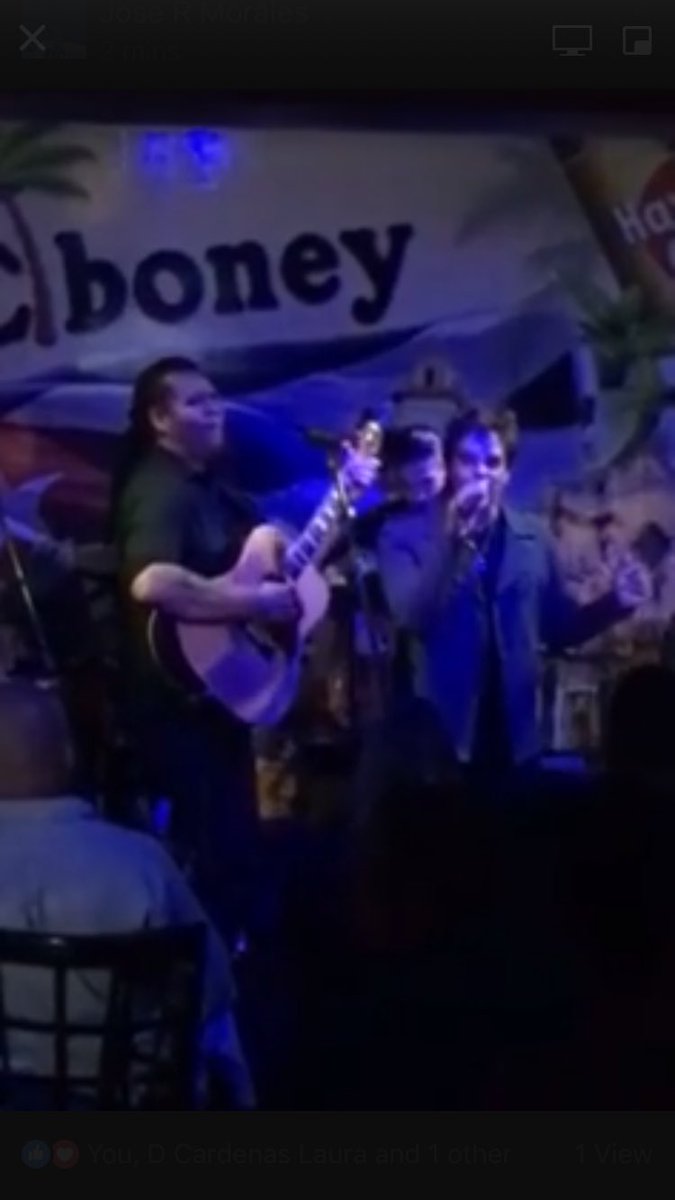 AmauryMxFC's tweet photo. En pleno Show @AmauryMusica y @jjoelhrpurururu interpretando Remolino!! @ciboneyrest 👏🏻👏🏻👏🏻👏🏻 https://t.co/4GR6VXBRqe