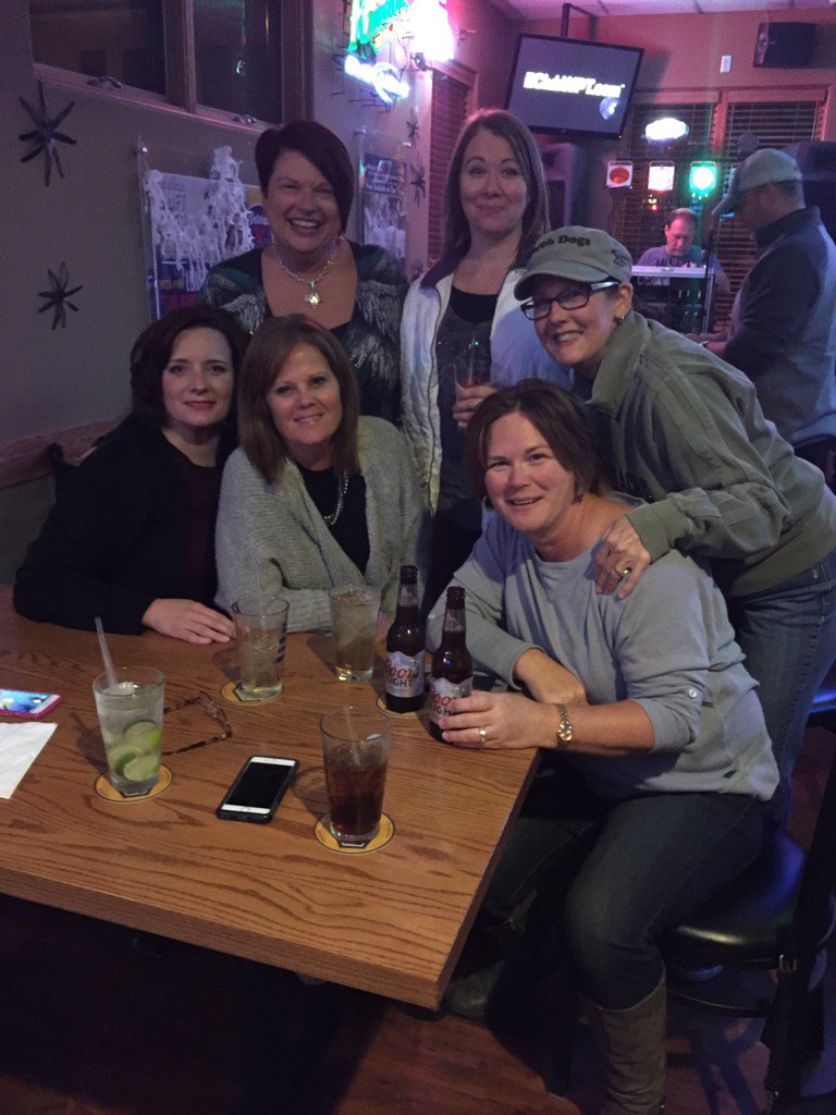 umybarb's tweet photo. #happy hour pizzaman farmington https://t.co/GEmLa0wqH7