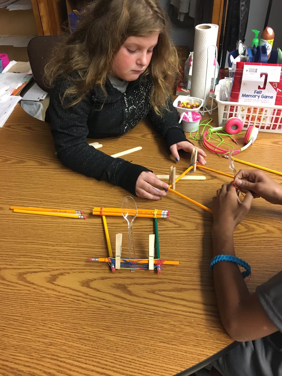 MandyLuce1's tweet photo. STEM challenge #3! Engineering a marshmallow catapult! @MissRowe2 @13easd https://t.co/47j5kiB0uH